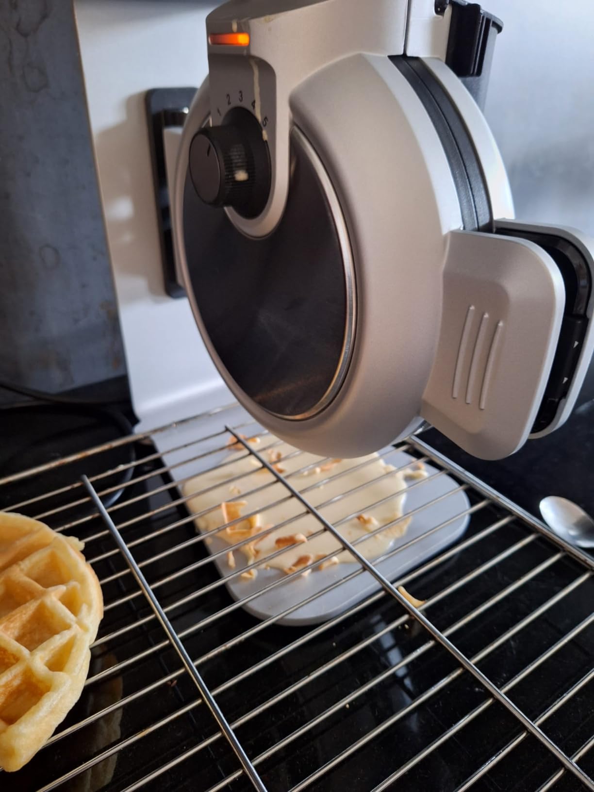 Caso WaffleUp Waffeleisen Belgisch Vertikal 5 Stufen