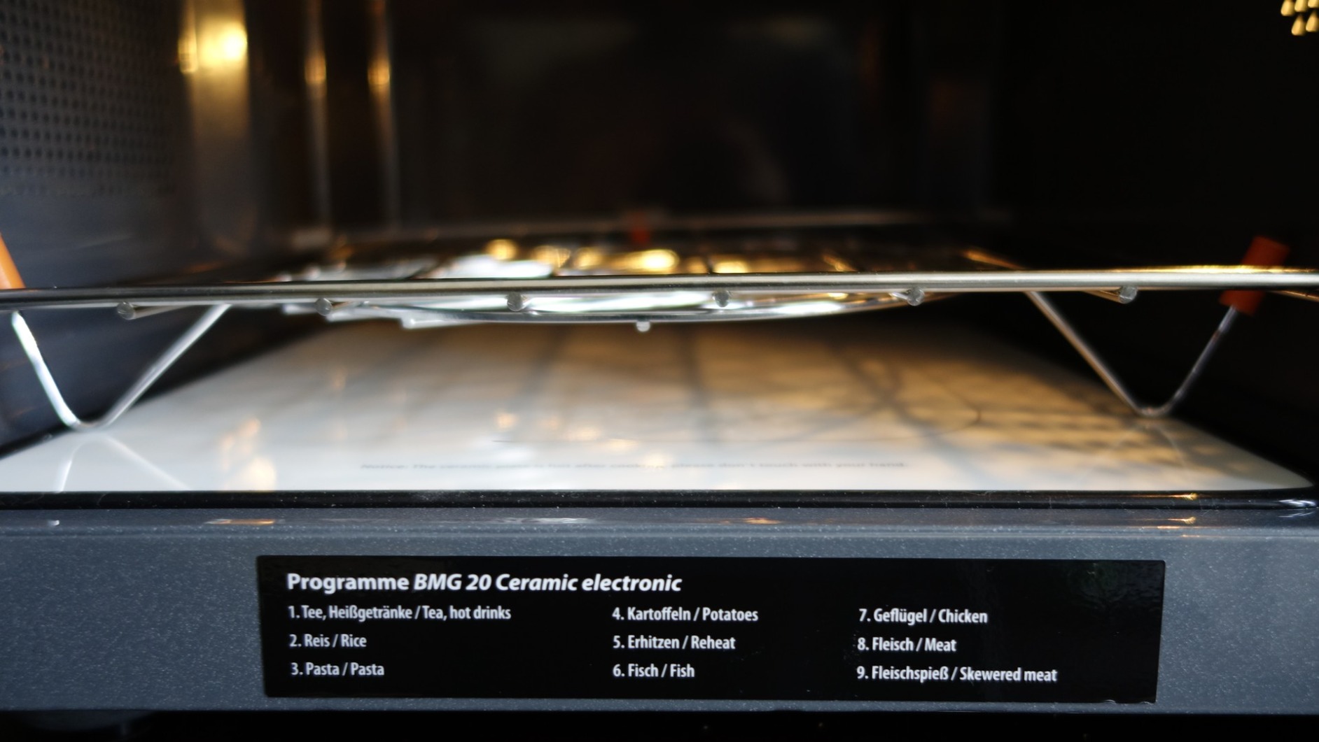 Caso BMG20 Ceramic Mikrowelle mit Grill 20L 800W Schwarz