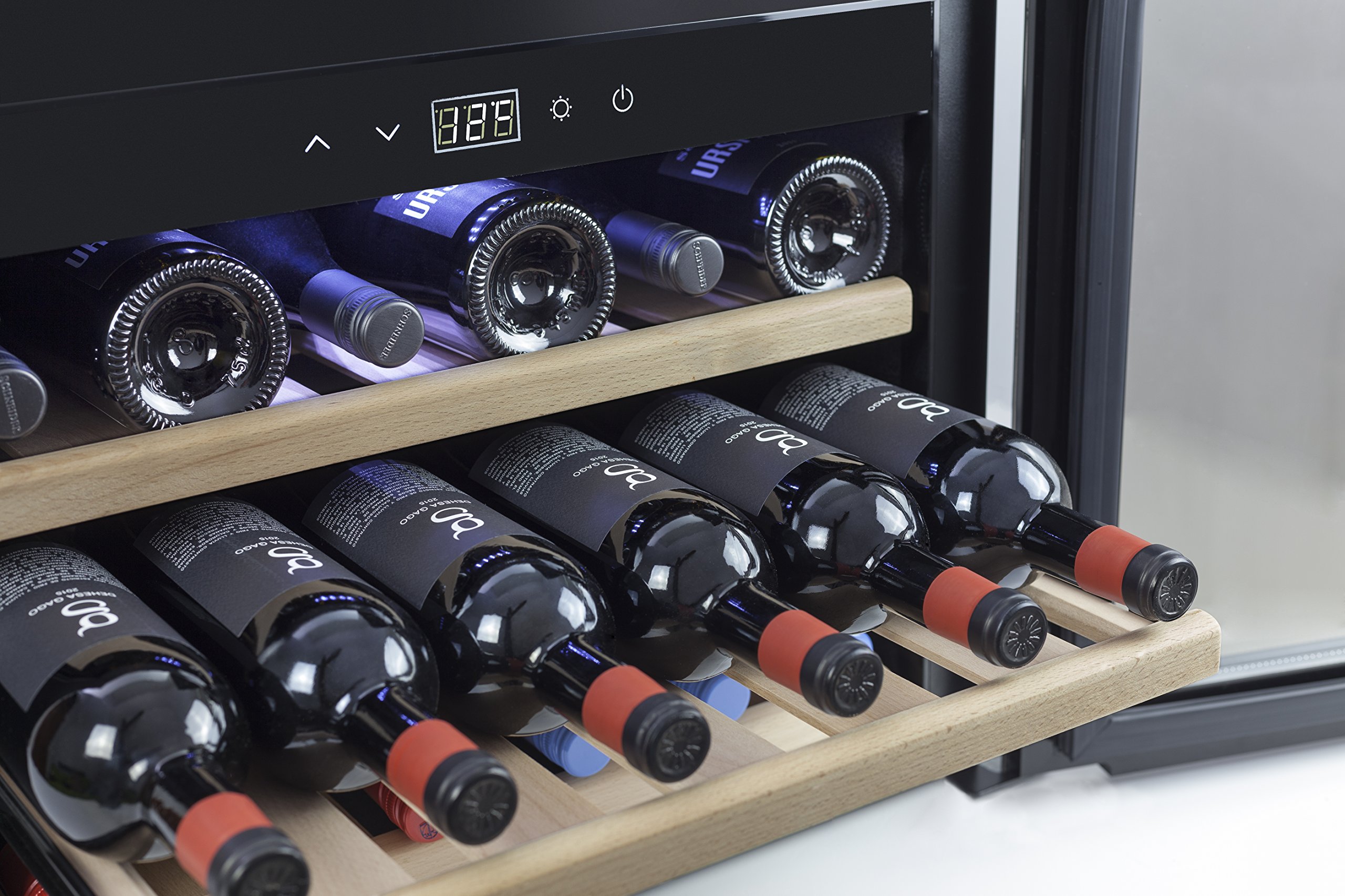 Caso WineSafe 18 EB Weinkühlschrank Einbau 18 Flaschen Schwarz