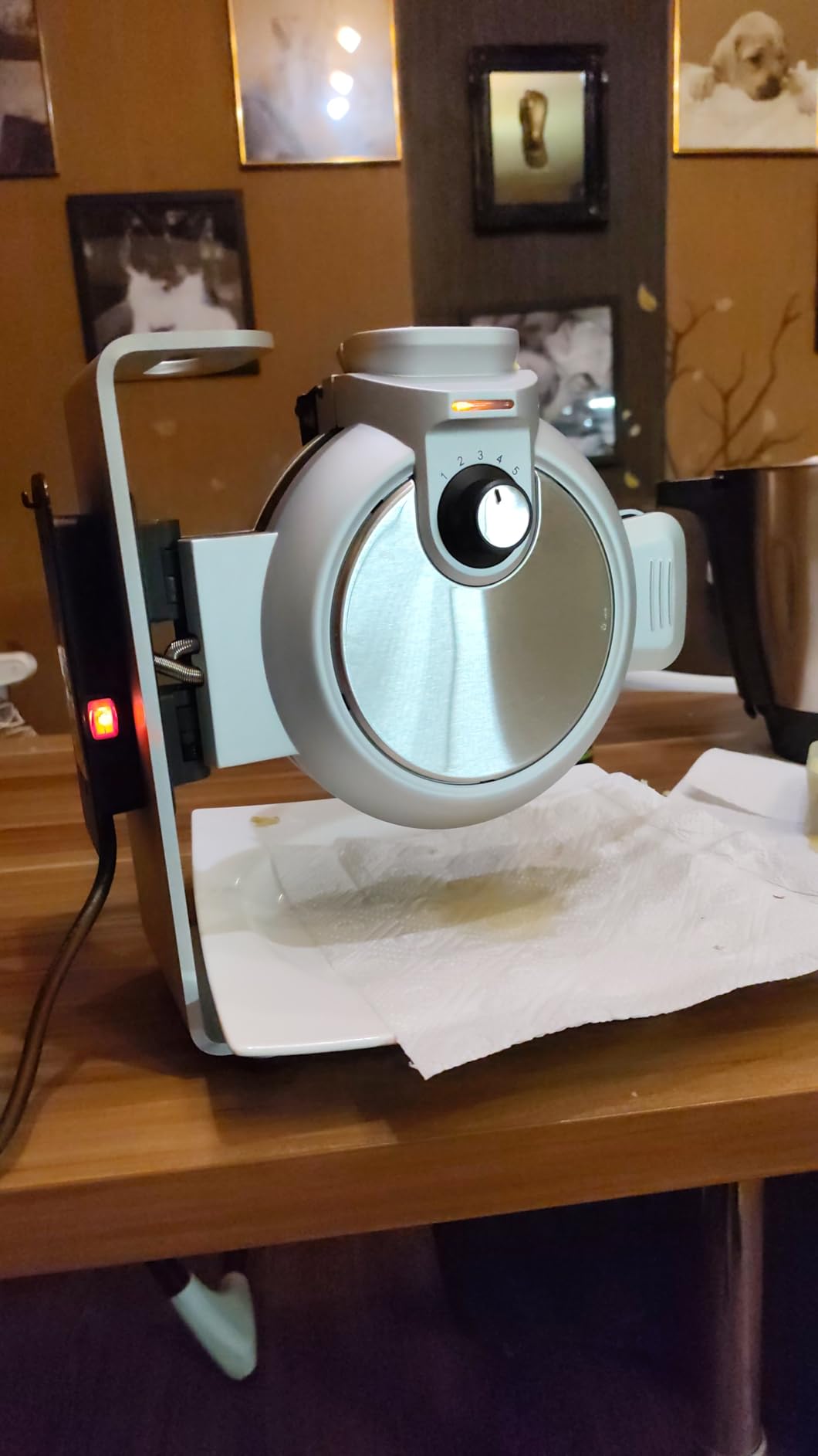 Caso WaffleUp Waffeleisen Belgisch Vertikal 5 Stufen